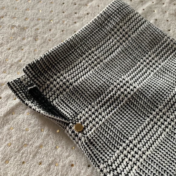 SOLD******Michael Kors plaid cropped skinny pants - Picture 8 of 8